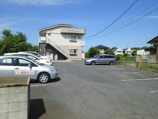 駐車場　駐車場に車を止められます