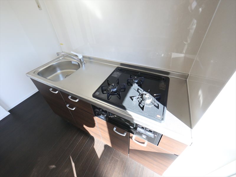 キッチン　システムキッチン　ガス３口コンロ　グリル付き
