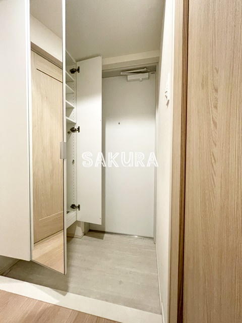 玄関　収納豊富なシューズボックスです♪