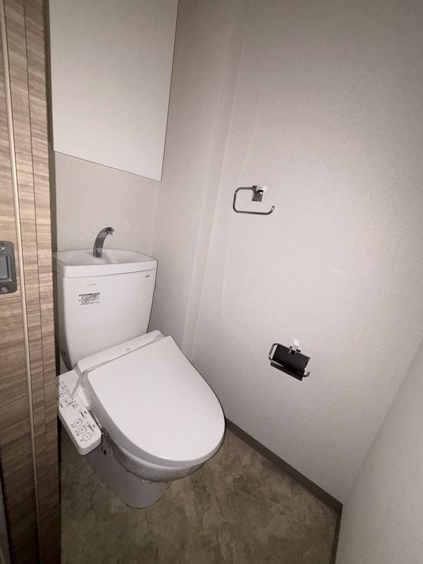 東京メトロ銀座線 浅草駅 徒歩10分 8階建 築5年のトイレ写真