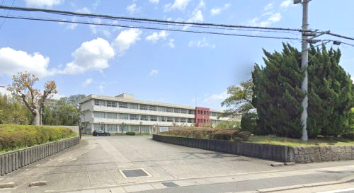 小学校　加東市立 社小学校（小学校）まで763m