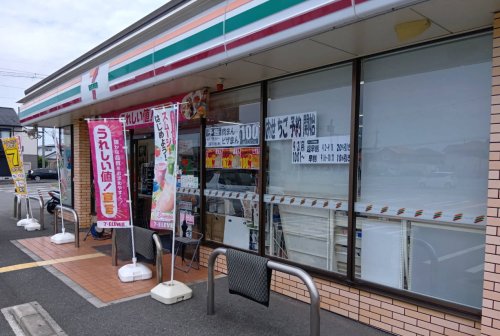 コンビニ　セブンイレブン 社梶原店（コンビニ）まで529m