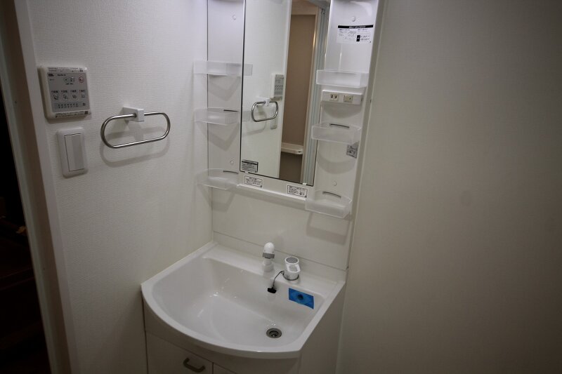 洗面設備　写真は類似です。