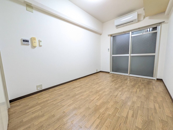 D ́s AQUILAの居間写真