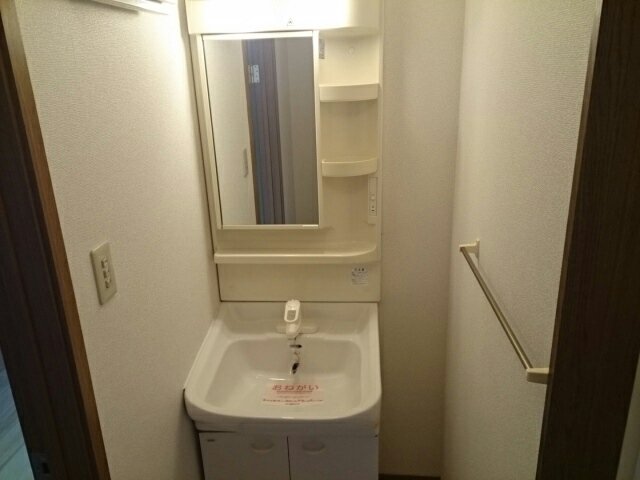 洗面設備　使いやすい洗面所です