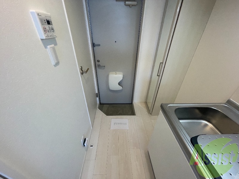 玄関　玄関の様子です。明るい印象ですね。気分もあがりそう。