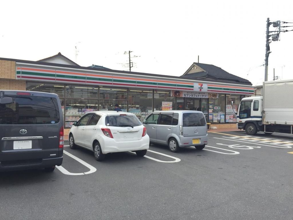 コンビニ　セブンイレブン草加弁天1丁目店（コンビニ）まで10m