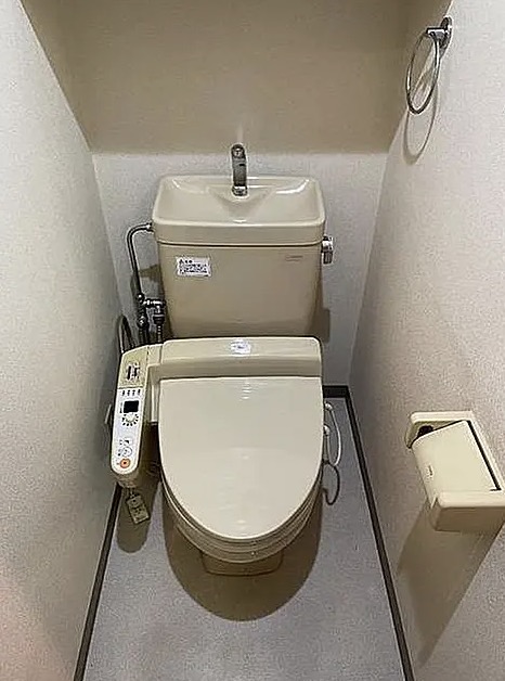 都営新宿線 浜町駅 徒歩1分 13階建 築15年のトイレ写真