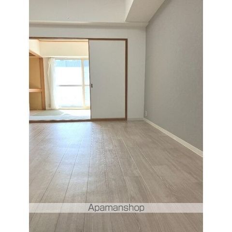 クリオ行啓通参番館の居間写真