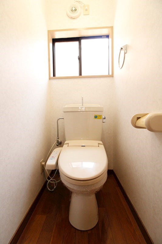 ＪＲ信越本線 新潟駅 徒歩24分 2階建 築31年のトイレ写真