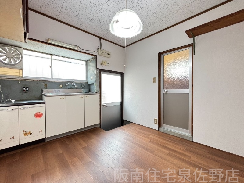 ＪＲ阪和線 和泉鳥取駅 徒歩8分 1階建 築49年の居間写真