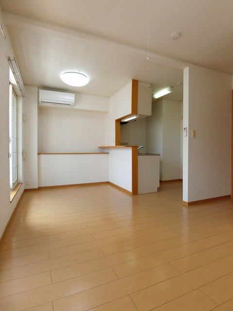プラシードIIIの居間写真