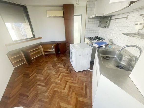 駒場3丁目戸建ての居間写真