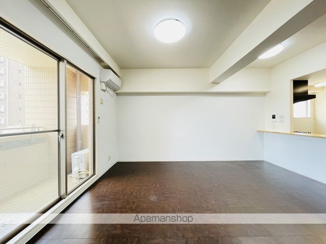 グランデージ泉の居間写真