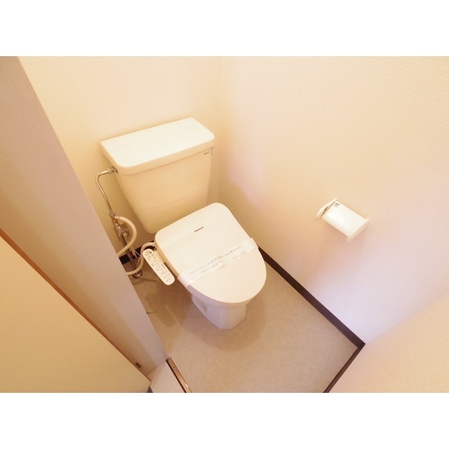 フォレストマンション房山のトイレ写真