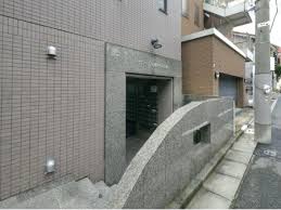 東京メトロ千代田線 代々木上原駅 徒歩8分 6階建 築30年の外観写真