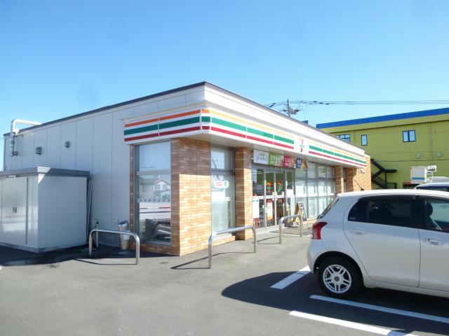 コンビニ　セブンイレブン千歳新富店（コンビニ）まで635m