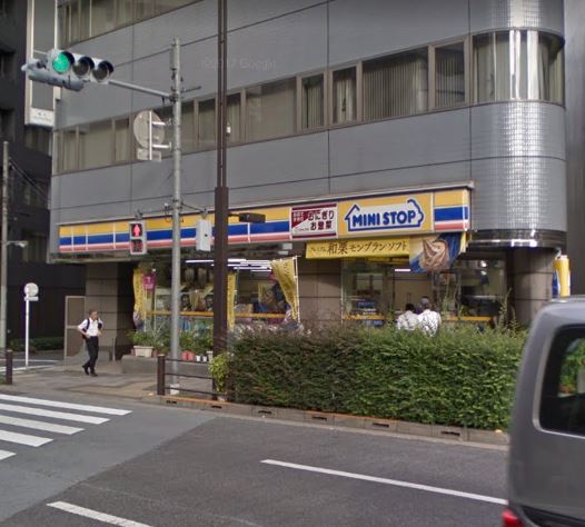 コンビニ　ミニストップ 新川1丁目店（コンビニ）まで242m