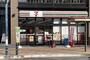 コンビニ　セブンイレブン新松戸駅西口店（コンビニ）まで226m