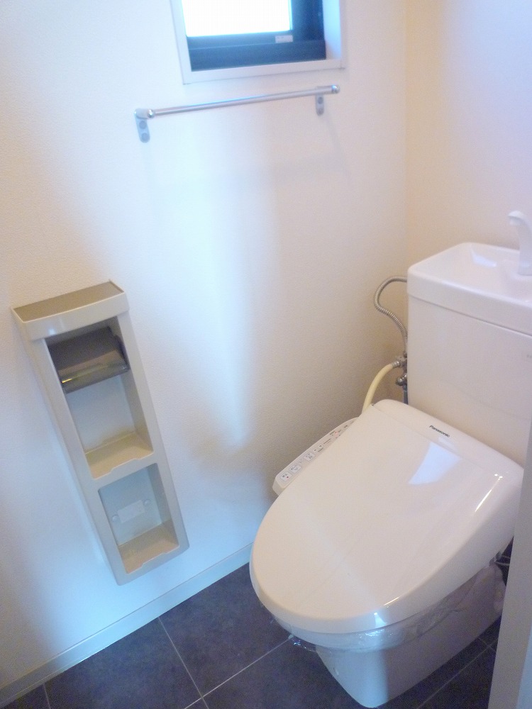 トイレ　※参考写真　前回入居時の写真です