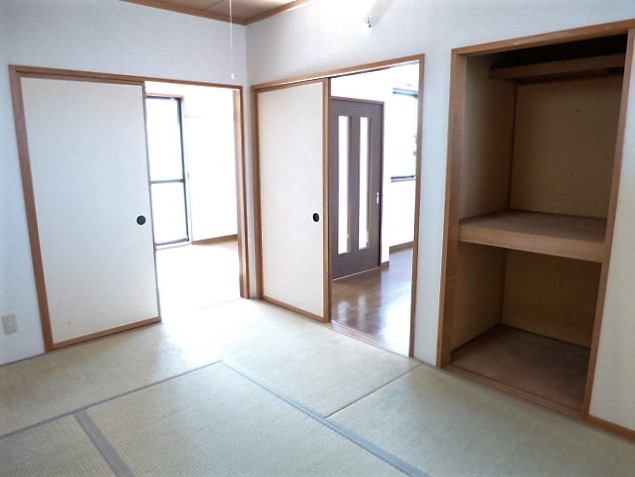 収納　大きな押入れ収納・クローゼット収納あります