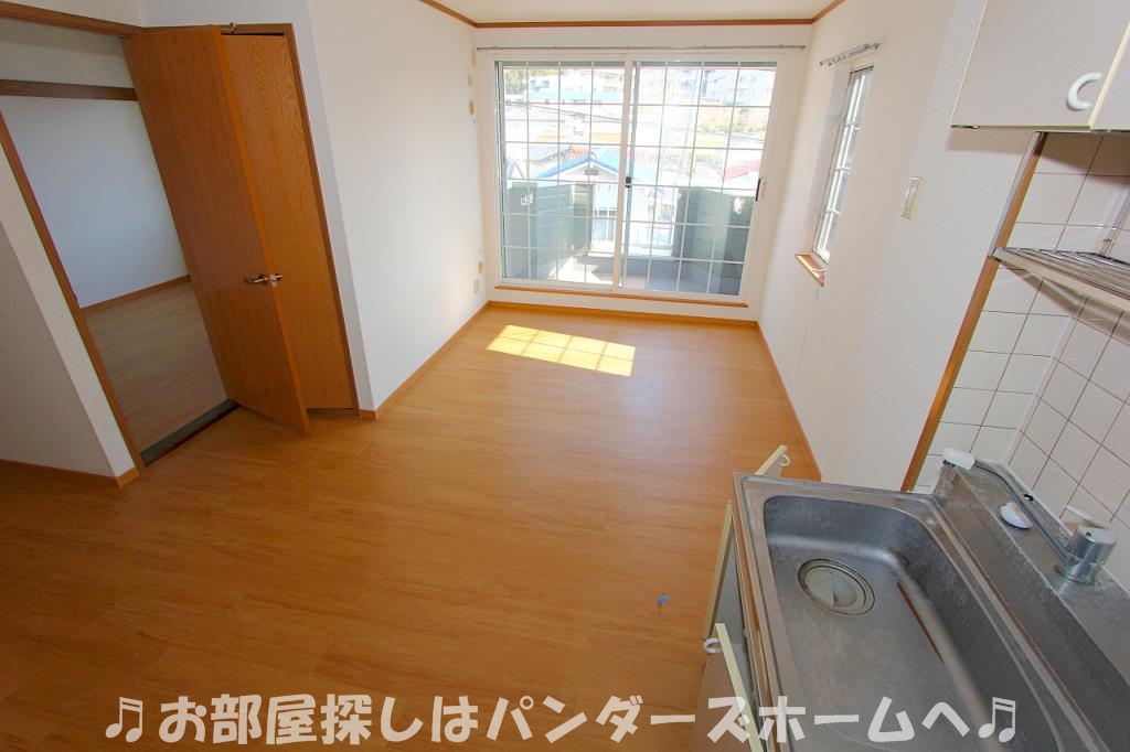 ハイツシャルマンの居間写真