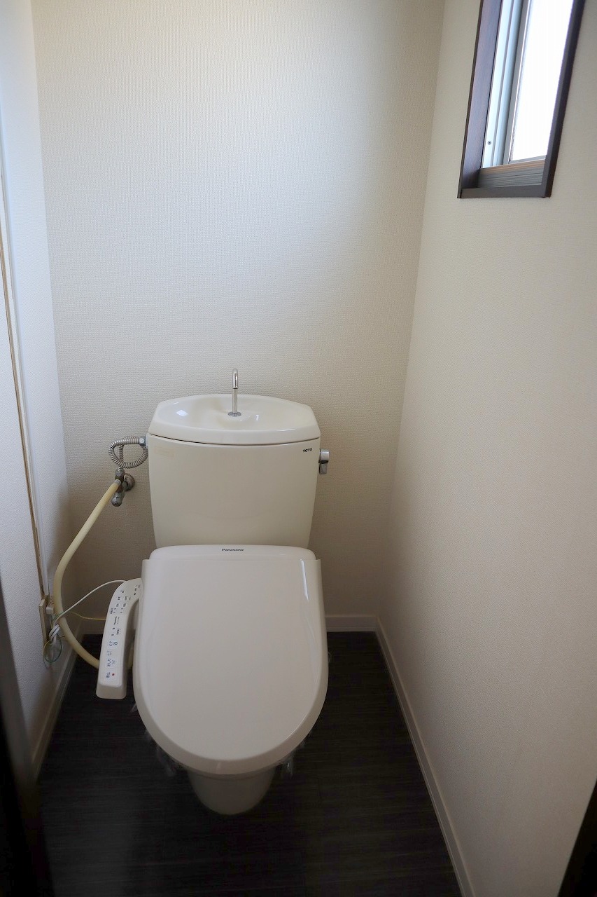 トイレ　※前回入居時の写真です