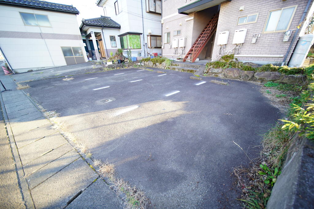 【マウンテン玉手　IIの駐車場】