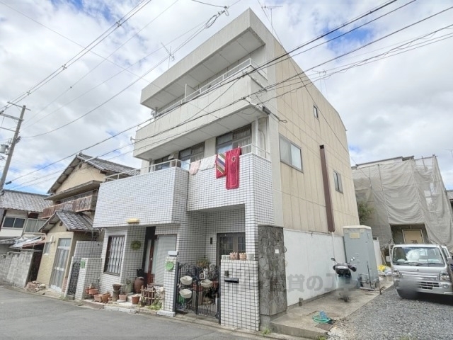 【京都市伏見区深草直違橋片町のマンションの建物外観】