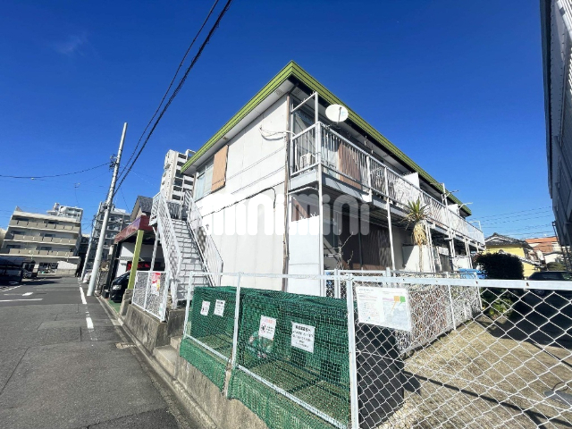 建物外観　南向きの二階建てコーポタイプです。