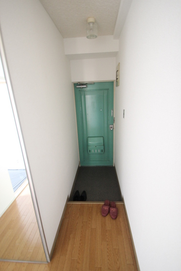 玄関　※別号室のお写真です