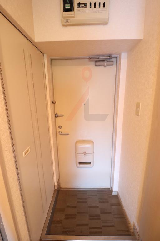 玄関　圧迫感の少ない玄関です☆