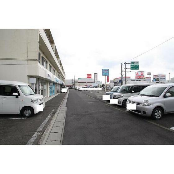 【郡山市図景のマンションの駐車場】