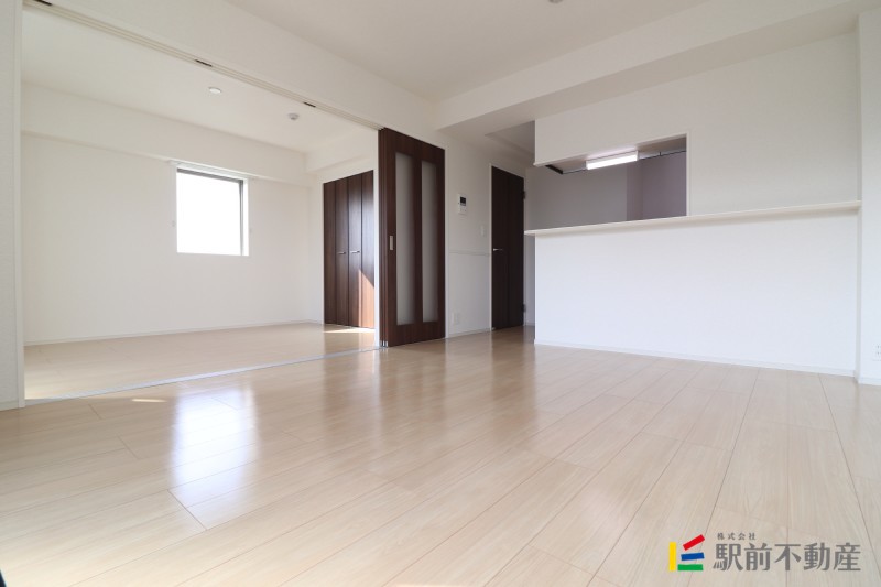 居室・リビング　※同物件別部屋の参考写真・現況優先