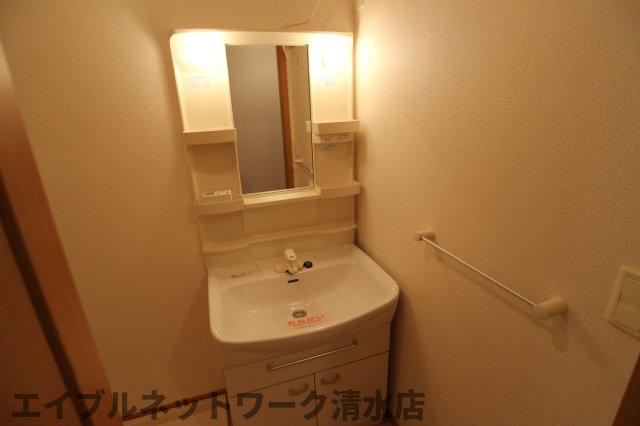 洗面設備　忙しい朝には欠かせない洗面所です