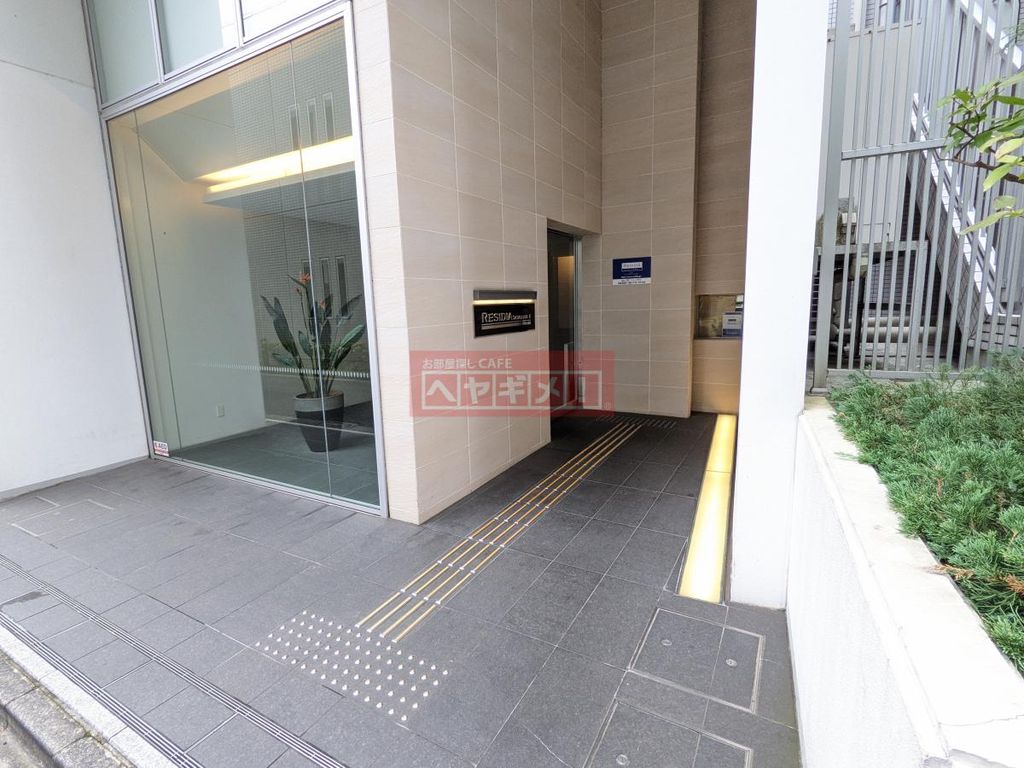 エントランス　エントランス