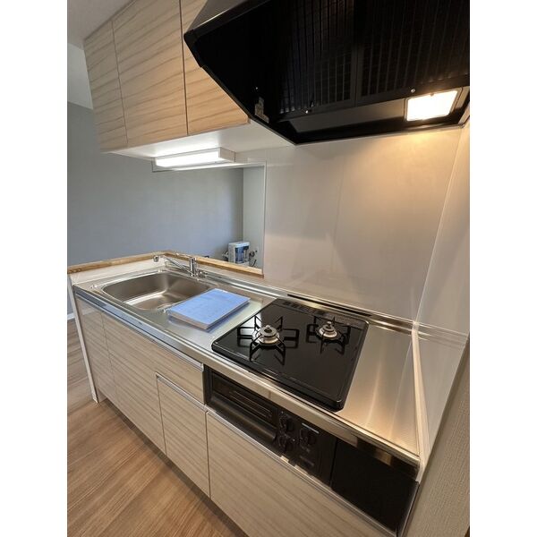 キッチン　対面システムキッチンは料理も掃除もしやすいです