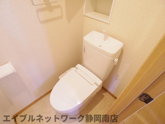 トイレ　落ち着いたトイレです