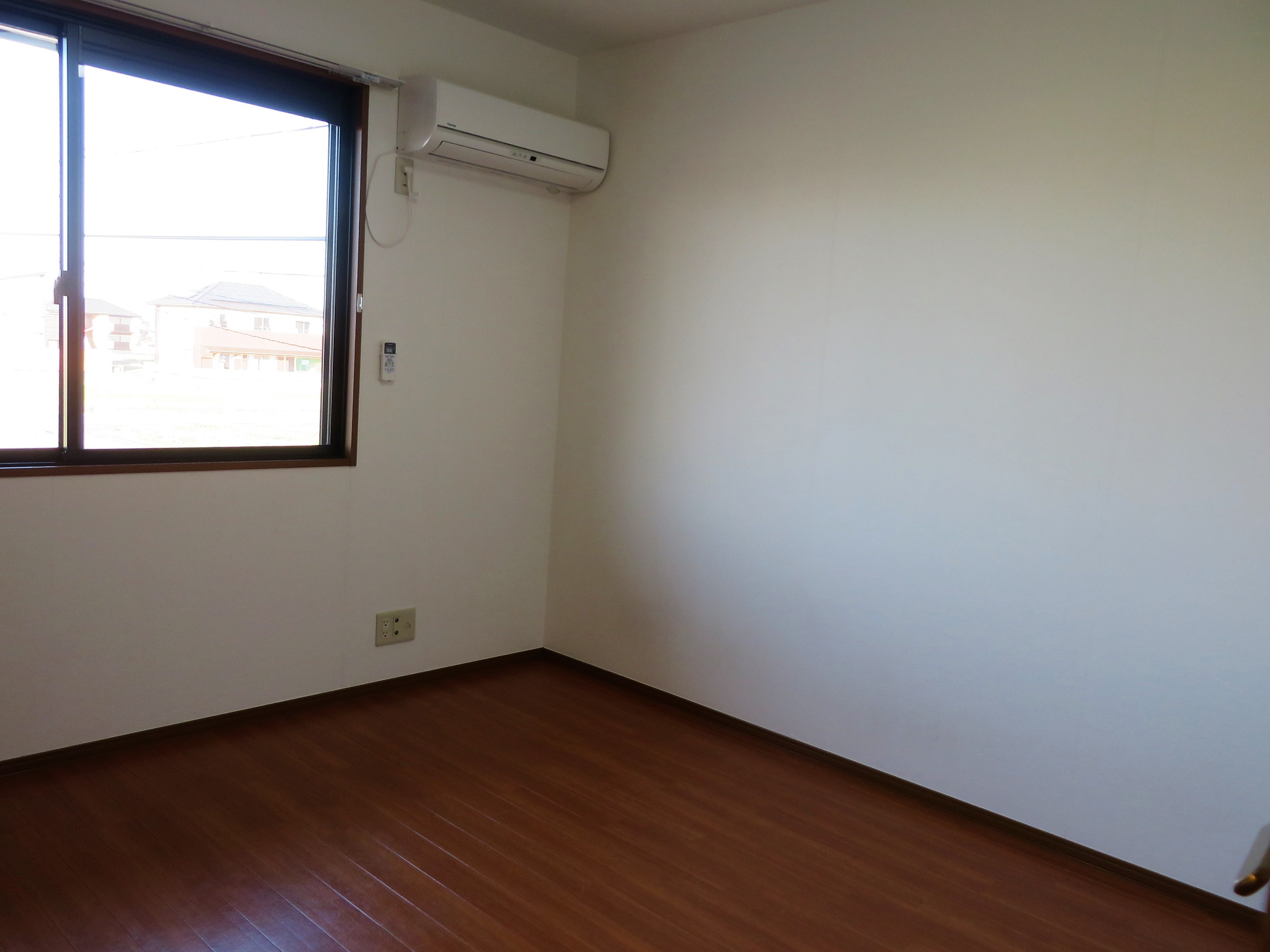 その他部屋・スペース　5帖の洋室です。寝室やお子様のお部屋にも使えます。