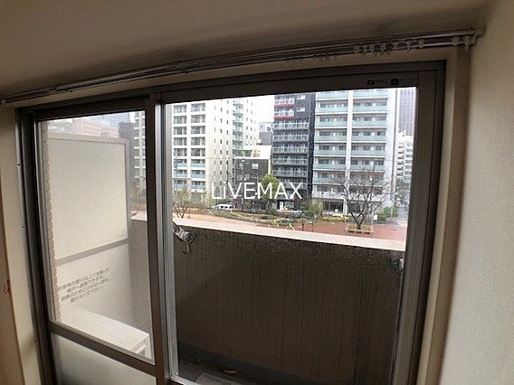 バルコニー　家具家電付きセットアップ賃貸