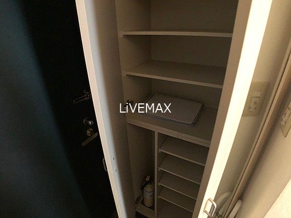 玄関　家具家電付きセットアップ賃貸