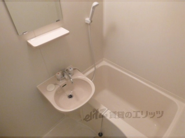 バス・シャワールーム　バス