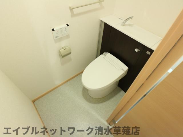 トイレ　清潔感のあるトイレです