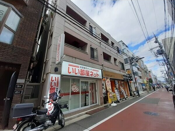 【西宮市甲風園のマンションの建物外観】