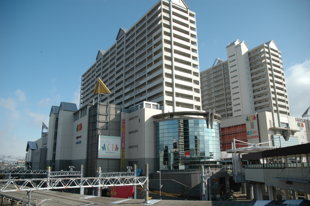 【西宮市甲風園のマンションのショッピングセンター】