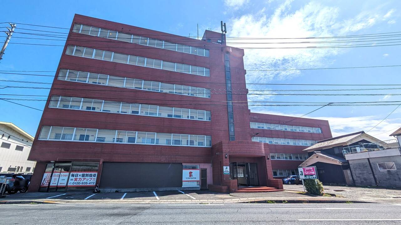 松山市内宮町のマンションの建物外観