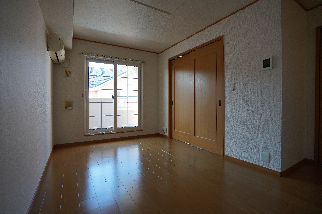 居室・リビング　同じ敷地内別のお部屋