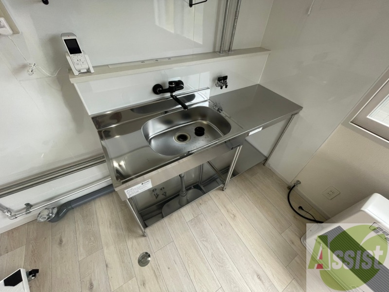 キッチン　キッチンです。ご自身でコンロを設置していただけます。