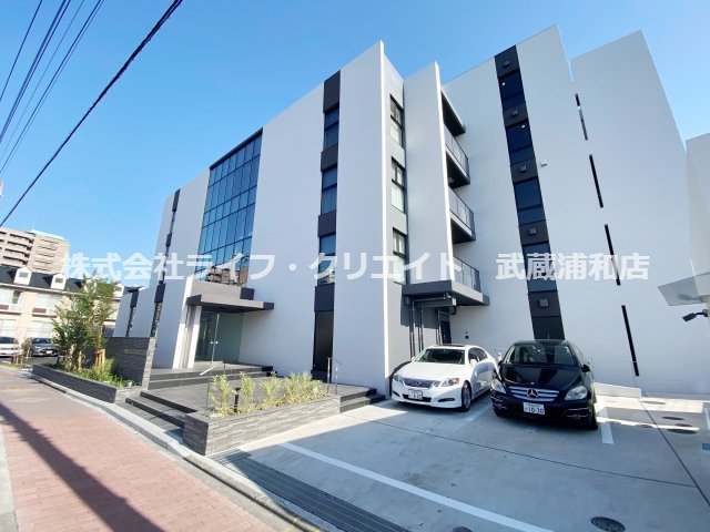 【戸田市本町のマンションの建物外観】