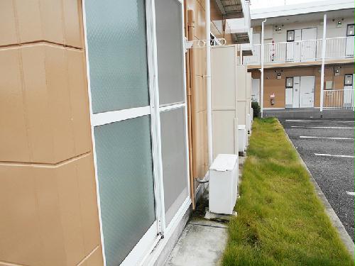 バルコニー　２Ｆのみフラワーボックス設置